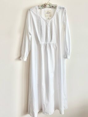 Vintage VS Country Cottons Lace Trim Long Nightgown